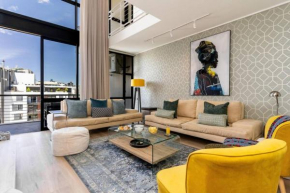 Urban Palette - Modern & Artistic Green Point Apt